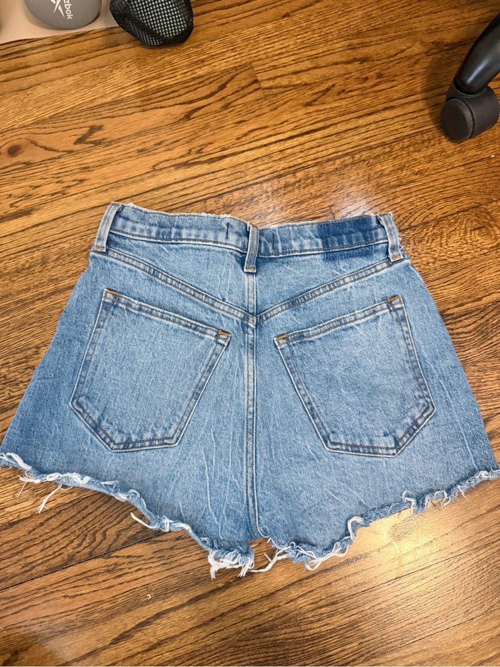 Abercrombie & Fitch High Rise Mom short - Picture 3 of 3